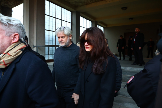 FOTO: Z pohřbu Patrika Hezuckého odcházeli někteří lidé v slzách. – stránka 40