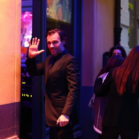 Po pohřbu Patrika Hezuckého zavítali jeho přátelé a rodina do baru. 