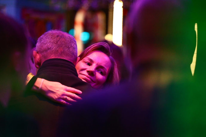 FOTO: Po pohřbu Patrika Hezuckého zavítali jeho přátelé a rodina do baru. – stránka 17