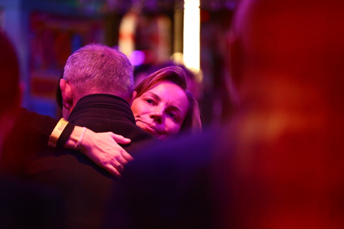 FOTO: Po pohřbu Patrika Hezuckého zavítali jeho přátelé a rodina do baru. – stránka 15