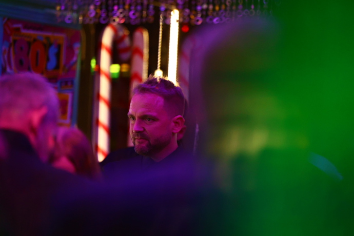 FOTO: Po pohřbu Patrika Hezuckého zavítali jeho přátelé a rodina do baru. – stránka 11