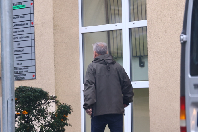 FOTO: Miloš Pokorný navštěvuje Patrika Hezuckého pravidelně v nemocnici. – stránka 23