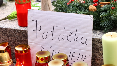 FOTO: Na místě je řada dojemných vzkazů.