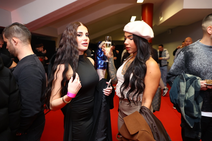 FOTO: Lada Kašparová a Angie Mangombe.