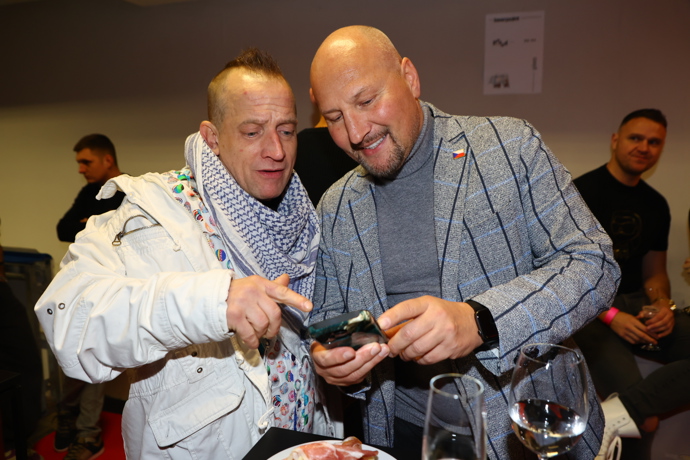 FOTO: Martin Kocián si užíval Clash. – stránka 117