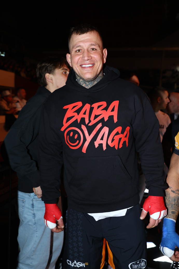 FOTO: MMA zápasník Vašek Mikulášek. – stránka 6