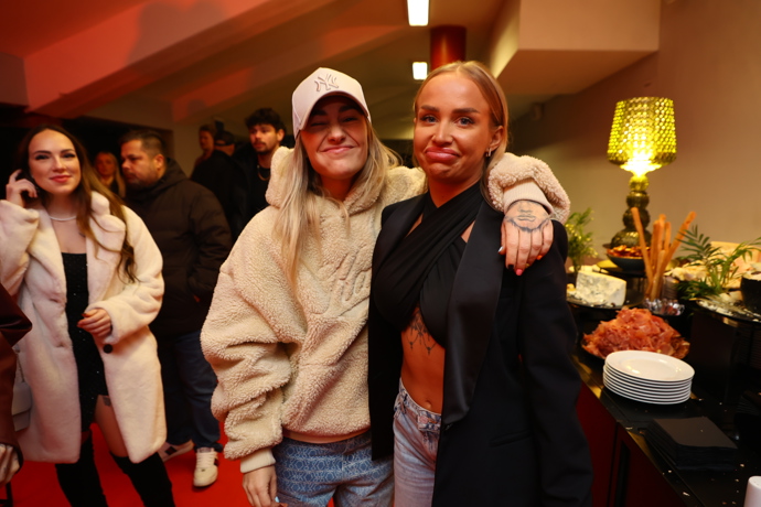 FOTO: Barbora Mlejnková dorazila na Clash 14 po boku Dominiky Horákové. – stránka 2