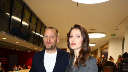 FOTO: Jakub Prachař a Sara Sandeva dorazili spolu na premiéru filmu Dream Team.
