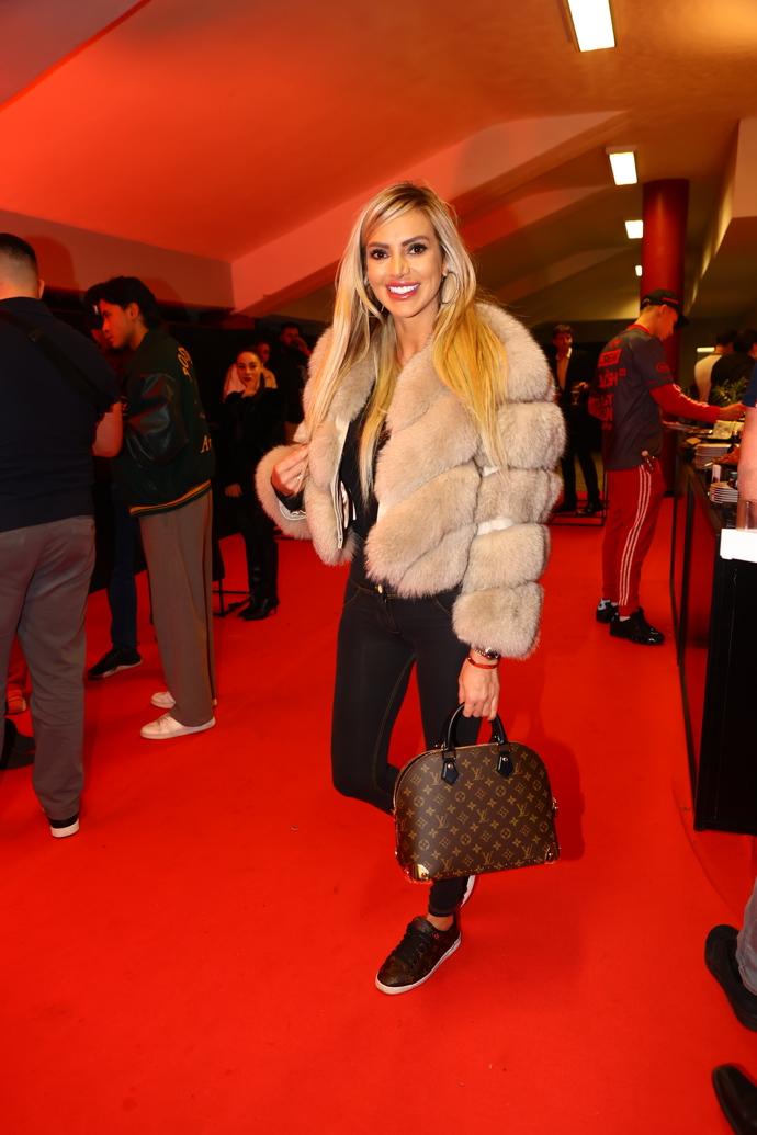 FOTO: Denise Ayverdi se usmívala.