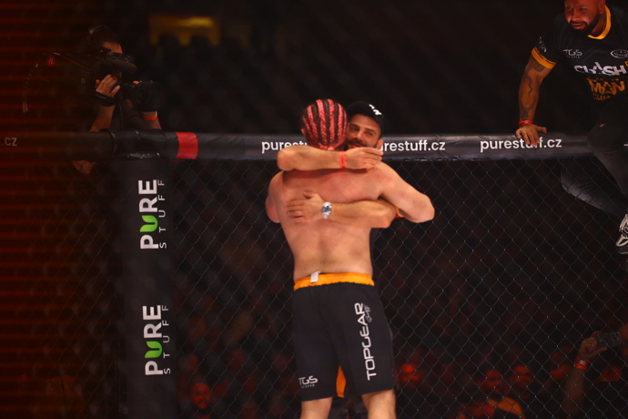 FOTO: Kraken Natan na Clashi. – stránka 90