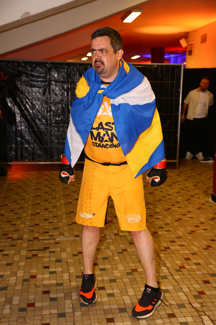 FOTO: Pavel Novotný vypadal nasupeně. – stránka 8