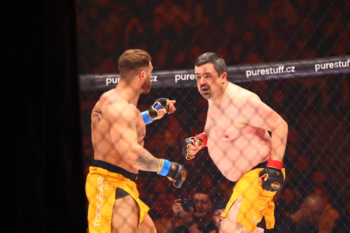 FOTO: Pavel Novotný a Antonín Hodan. – stránka 6