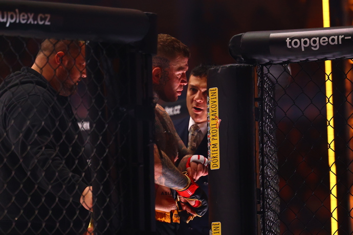 FOTO: Zdálo se, že Vašek Mikulášek končí kariéru. – stránka 2