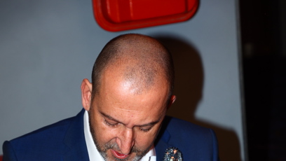 FOTO: Martin Hofmann podepisoval basketbalový míč.