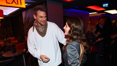 FOTO: Vojta Dyk přivítal Saru Sandevu.