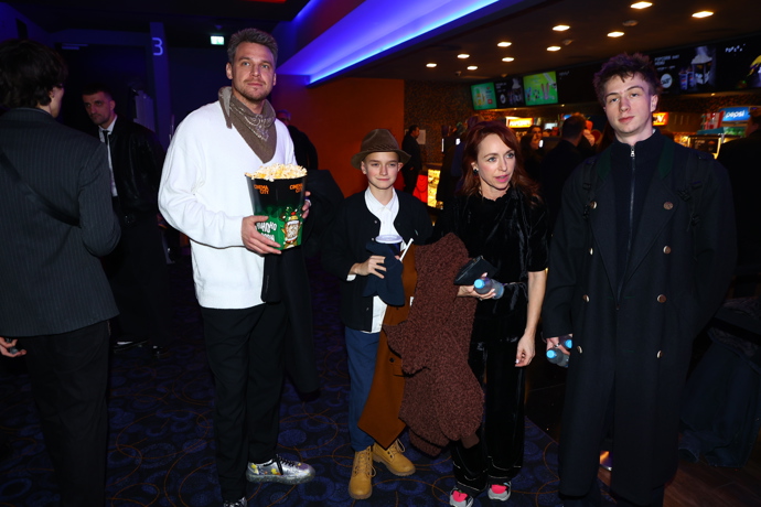 FOTO: Dorazila rodinka Vojty Dyka a Tatiany Dykové. – stránka 1