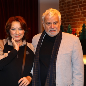 Zlata Adamovská s Petrem Štěpánkem při příchodu na oslavu dalšího roku Ordinace v růžové zahradě 2.