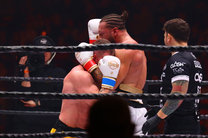 FOTO: Karlos Benda to od Jakuba Enžla parkrát schytal. – stránka 4