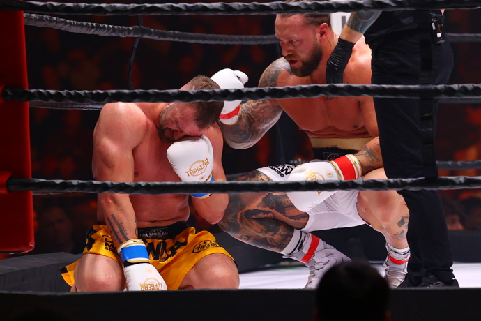 FOTO: Karlos Benda si po ráně od Enžla myslel, že umře. – stránka 2