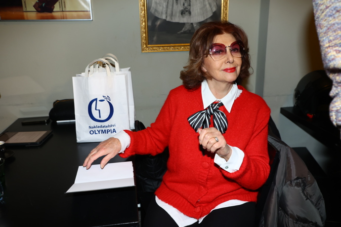 FOTO: Saskia Burešová – stránka 4