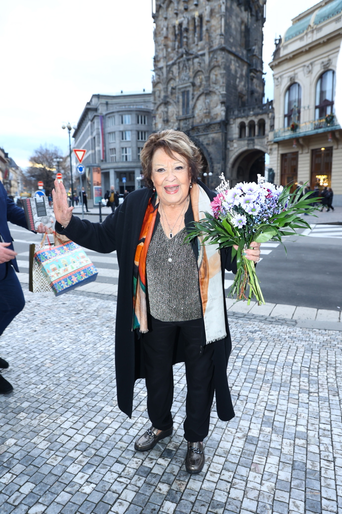 FOTO: Křest se proměnil v neformální a veselou párty. – stránka 7