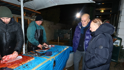 FOTO: Zpěvák Petr Janda nezapomněl na kapra.