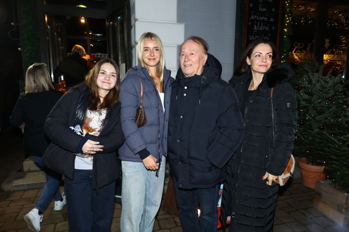 FOTO: Dcery Alice Jandové a Petra Jandy rostou do krásy. – stránka 13