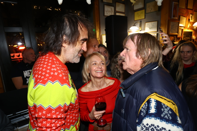 FOTO: Veronika Žilková se po boku Jakuba Koháka a Karla Vágnera skvěle bavila. – stránka 14