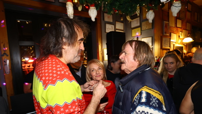 FOTO: Jakub Kohák a Karel Vágner si ve společnosti Veroniky Žilkové.