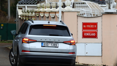FOTO: Vůz před domem Karlose Vémoly.