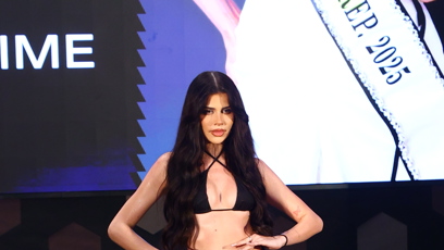 FOTO: Dominique Alagia v plavkách.