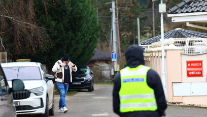 FOTO: Policisté před domem Karlose Vémoly.