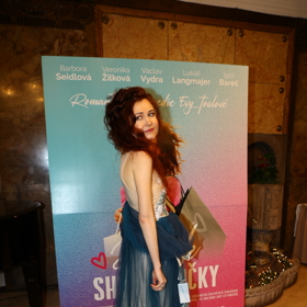 Eva Toulová na premiéře filmu Deník shopaholičky.