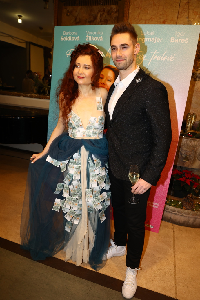 FOTO: Eva Toulová na premiéře filmu Deník shopaholičky. – stránka 6