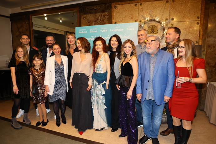 FOTO: Premiéra filmu Deník shopaholičky. – stránka 1