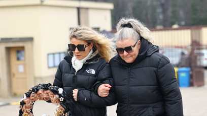 FOTO: Lidé se přicházejí rozloučit s Patrikem Hezuckým.