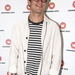 ...ale také o šikaně, které musel čelit na konzervatoři ze strany učitelů. Podle svých slov má "v ksichtu" něco, co ostatní dráždí.