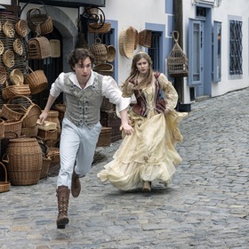 Sofie Anna říká, že v Oskaru Hesovi měla velkou podporu. Přeci jen má s natáčením o poznání více zkušeností.