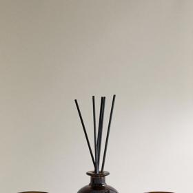 Sada s aroma difuzérem a vonným svíčkami s vůní slaného karamelu, Zara, 1099 Kč