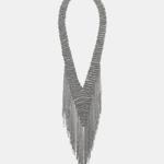 Náhrdelník s třásněmi z tkaného řetízku, Zara, 2999 Kč