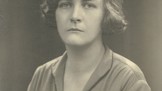 Doreen Warrinerová na portrétu z roku 1925.