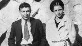 Bonnie a Clyde - duo legendárních lupičů.