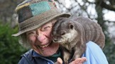 Půlku života zasvětila vydrám: Seniorka se o ně stará jako o vlastní děti