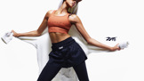 Odhaleno! Victoria Beckham v nové kolekci pro Reebok odkrývá čisté linie