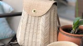 Proutěná kabelka? Móda našich babiček, která je opět v kurzu