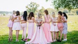 Sexy móda pro svatební družičky i svědkyně: Inspirujte se!