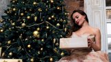 Nejkrásnější Vánoce každé ženy? Díky dárkům, které podpoří její krásu!