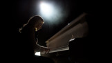 Simona (22): V noci začalo samo hrát tátovo piano. Zvěstovalo smutnou novinku