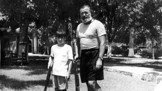 Syn Ernesta Hemingwaye zemřel jako žena: Gregory otce nazval džinem nasáklou příšerou
