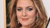 Lepší než botox! Drew Barrymore odhalila snadný fígl s tužkou na oči, který pozvedne povislá víčka